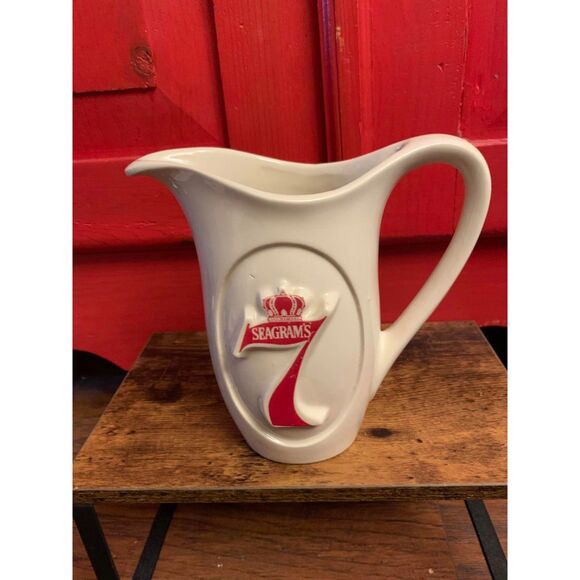 Vintage Seagrams 7 Ceramic Bar Pitcher Crown Whiskey White Red Mint Condition - Picture 3 of 6
